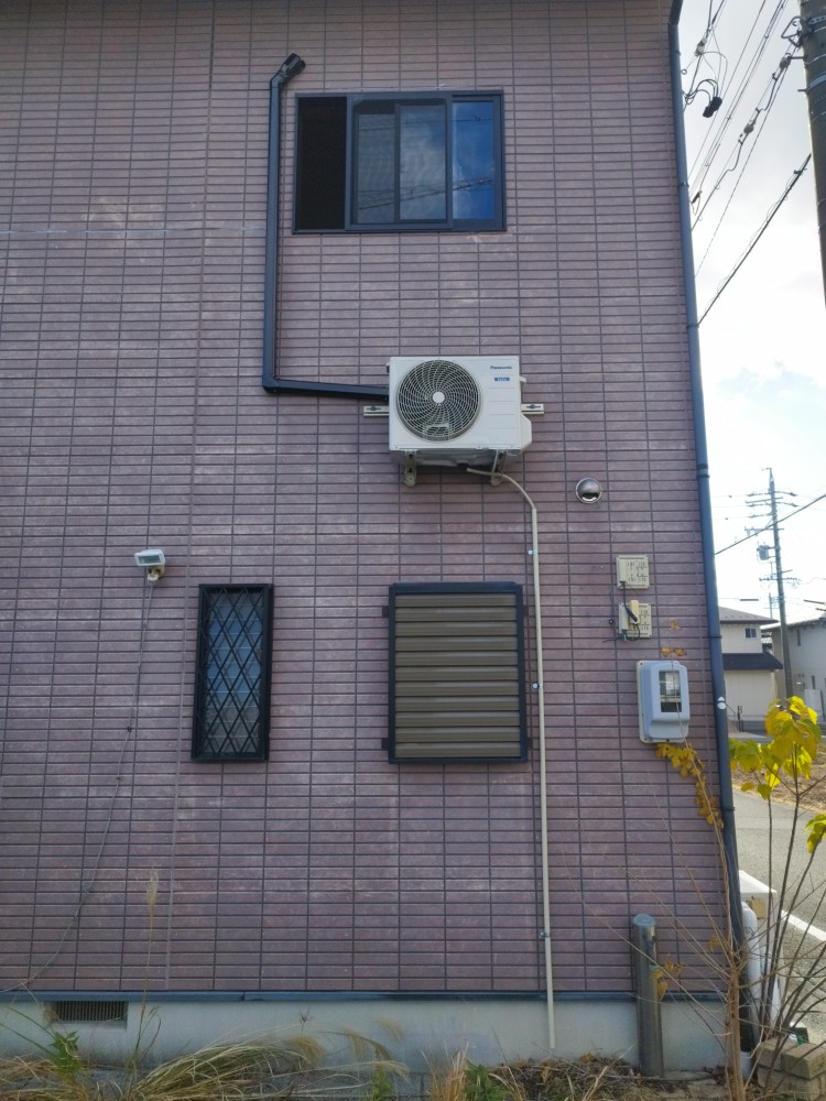岐阜市 エアコン入替二階壁面